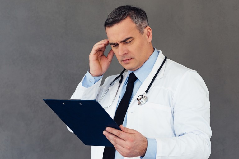 5 signos clínicos que indican exceso de trabajo médico